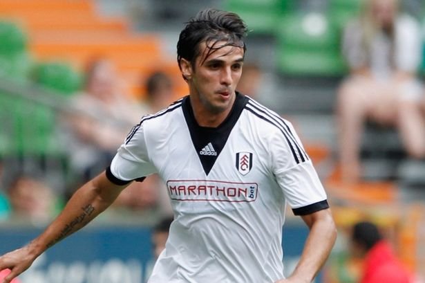 Bryan Ruiz Signs the Contract at Legendary Club in Brazil