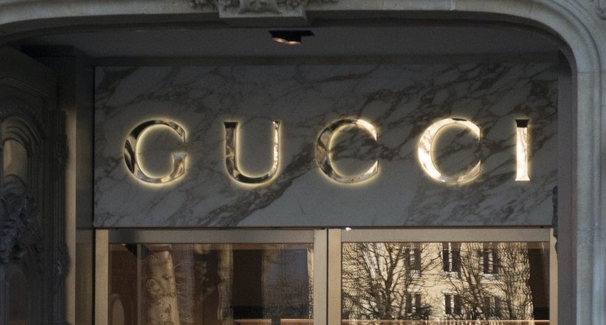 Chinese Angry That They Do Not Stay Dry Under Gucci's Umbrella